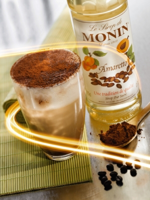 MONIN Amaretto syrup ambiant