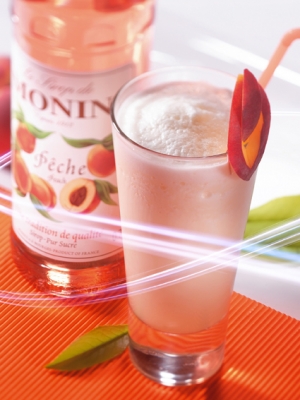 MONIN Peach syrup ambiant